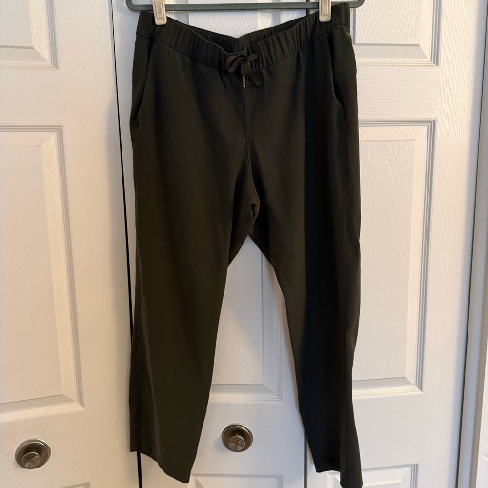 Lululemon women’s business casual drawstring pants olive green